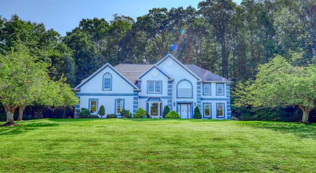 Photo of 129 Timberwood Dr, Mountain Top, PA 18707