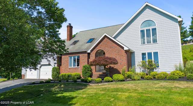 Photo of 16 Kimberly Dr, Dallas, PA 18612