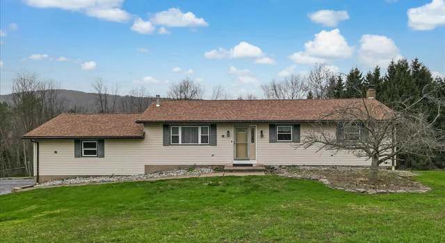 Photo of 305 Maple Dr, Dalton, PA 18414