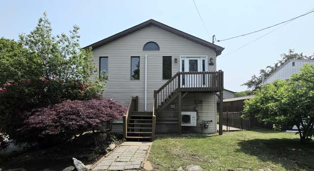 Photo of 960 Manhattan Ct, Hazleton, PA 18201