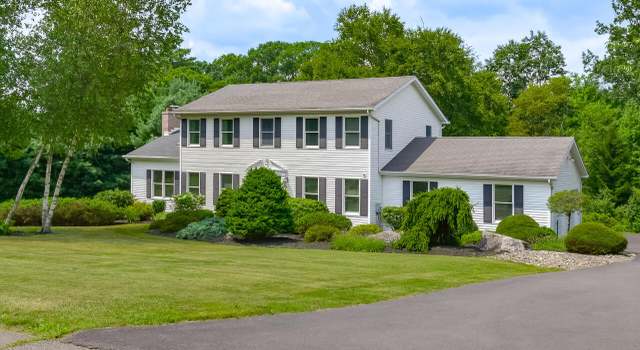 Photo of 129 Doral Dr, Sugarloaf, PA 18249