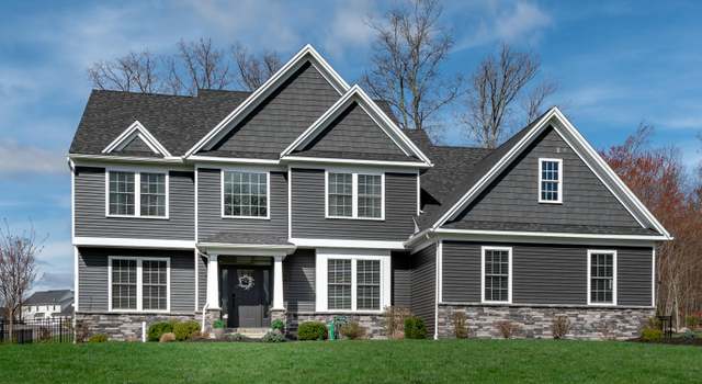 Photo of 1183 Woodberry Dr, Mountain Top, PA 18707