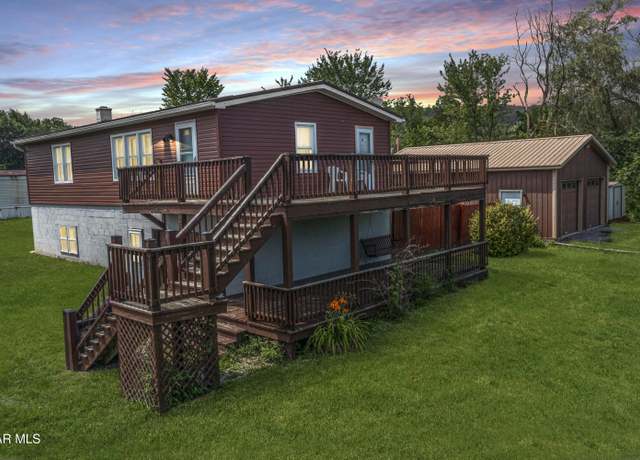 Property at 311 Walker Dr, Duncansville, PA 16635, 3 beds, 1.5 baths