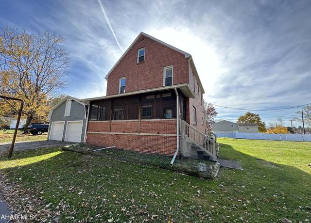 Property at 1018 Hedge St, Hollidaysburg, PA 16648, 4 beds, 3 baths