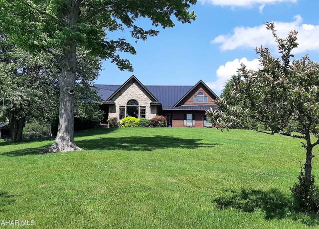 Property at 246 Spring Hill Ln, Loretto, PA 15940, 4 beds, 3 baths