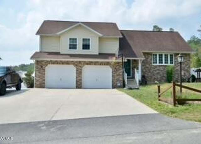 Property at 359 Reiling Ln Ln, Altoona, PA 16601, 3 beds, 2.5 baths
