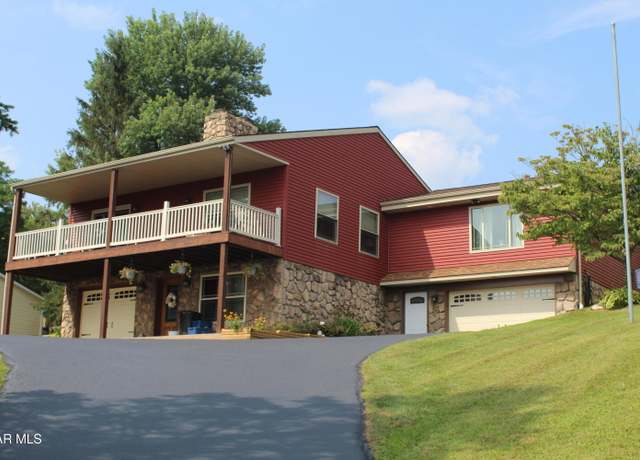 Property at 229 Donna St, Hollidaysburg, PA 16648, 3 beds, 2.5 baths
