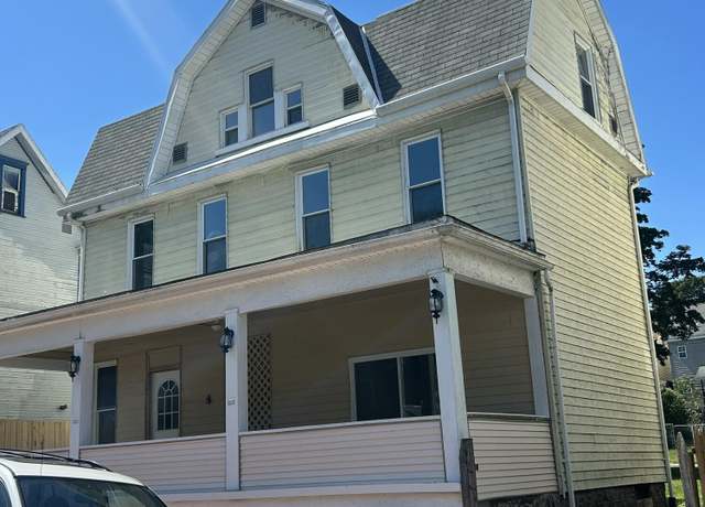 Property at 1320 16 Ave, Altoona, PA 16601, 5 beds, 1 bath