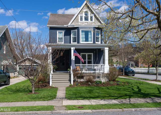 Property at 802 Jones St, Hollidaysburg, PA 16648, 4 beds, 2.5 baths