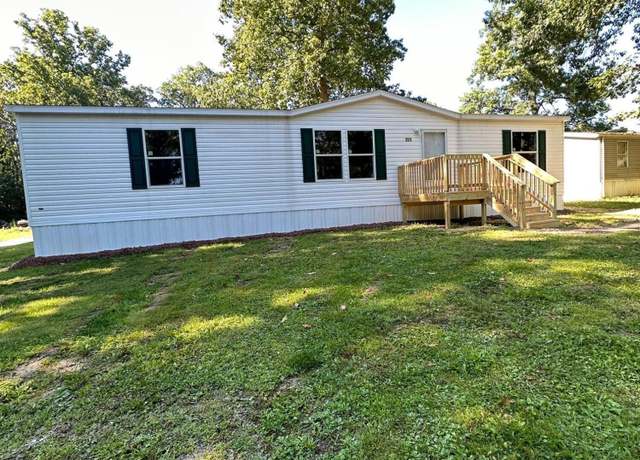 Property at 201 Colorado Dr, Altoona, PA 16602, 3 beds, 2 baths