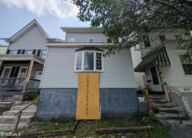 Property at 805 2nd Ave, Altoona, PA 16602, 3 beds, 1 bath