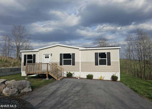 Property at 306 Clayton Dr, Duncansville, PA 16635, 3 beds, 2 baths