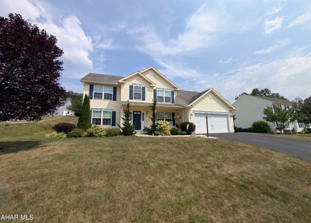 Property at 514 Canterberry Dr, Altoona, PA 16602, 4 beds, 2.5 baths