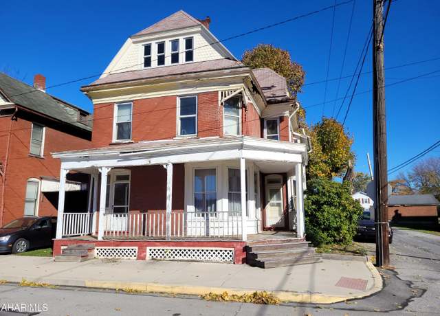 Property at 106 W 13th St, Tyrone, PA 16686, 4 beds, 1 bath