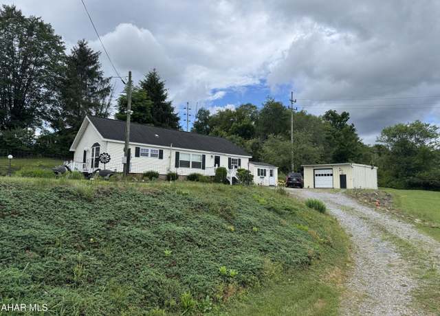 Property at 130 Arch St, Tyrone, PA 16686, 3 beds, 2 baths