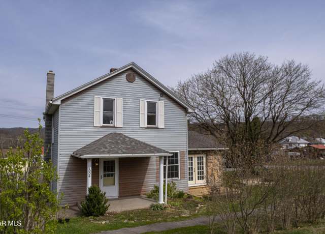 Property at 1006 Maple St, Williamsburg, PA 16693, 3 beds, 1.5 baths