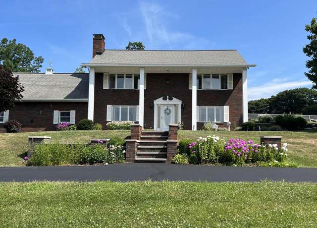 Property at 329 Breezy Country Ln, Altoona, PA 16601, 3 beds, 2.5 baths
