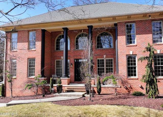 Property at 345 Oriole Dr, Hollidaysburg, PA 16648, 4 beds, 3.5 baths