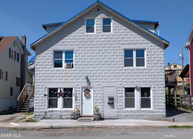 Property at 806 Spring St, Saxton, PA 16678, 4 baths