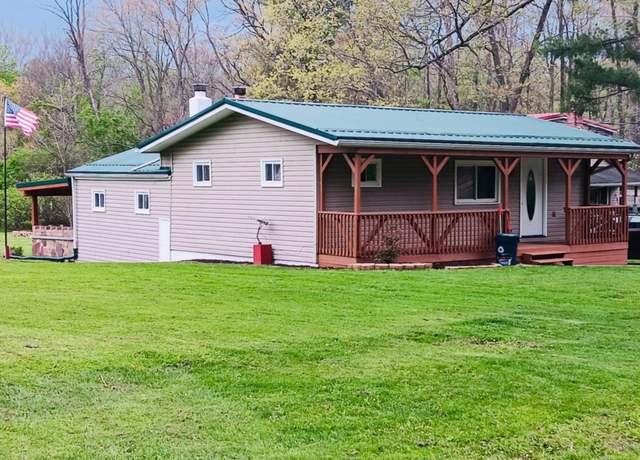 Property at 621 S Carlisle Ln, Altoona, PA 16602, 2 beds, 2 baths