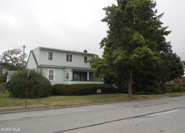 Property at 1211 Logan Blvd, Altoona, PA 16602, 3 beds, 1 bath