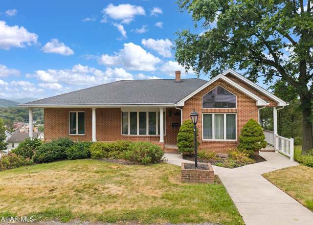 Property at 5418 5th Ave, Altoona, PA 16602, 3 beds, 3 baths