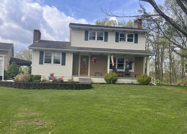 Property at 1630 N 12th Ave, Altoona, PA 16601, 3 beds, 3.5 baths