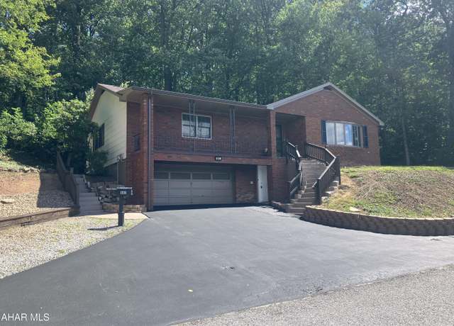 Property at 4411 4th Ave, Altoona, PA 16602, 3 beds, 2.5 baths