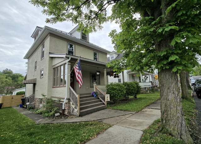 Property at 610 Jones St, Hollidaysburg, PA 16648, 3 beds, 1 bath