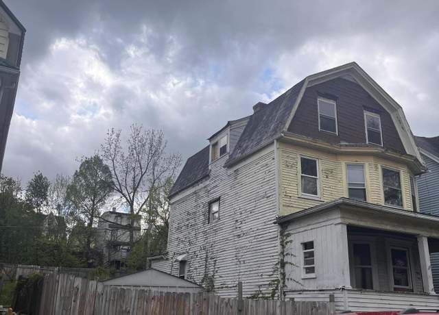 Property at 1115 5th Ave, Altoona, PA 16601, 5 beds, 1.5 baths