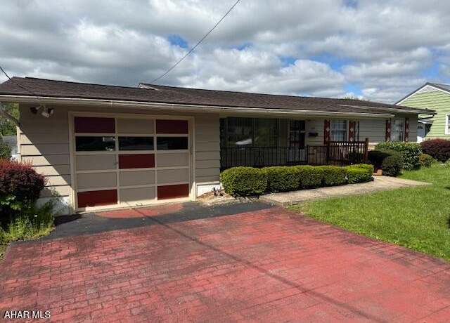Property at 419 58th St, Altoona, PA 16602, 3 beds, 1 bath