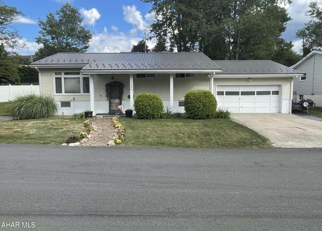 Property at 527 E Caroline Ave, Altoona, PA 16602, 3 beds, 2 baths