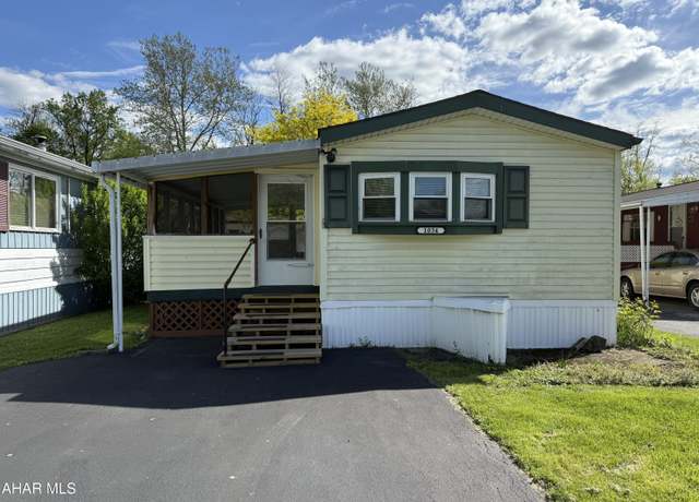 Property at 1034 Rosewood Dr, Altoona, PA 16601, 2 beds, 1 bath