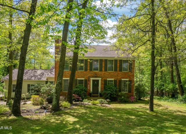 Property at 131 Stonehedge Rd, Hollidaysburg, PA 16648, 4 beds, 3.5 baths