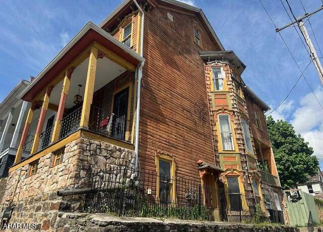 Property at 1100 17th Ave, Altoona, PA 16601, 3 beds, 1 bath