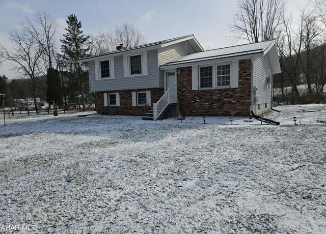 Property at 339 Baird Ln, East Freedom, PA 16637, 3 beds, 1 bath