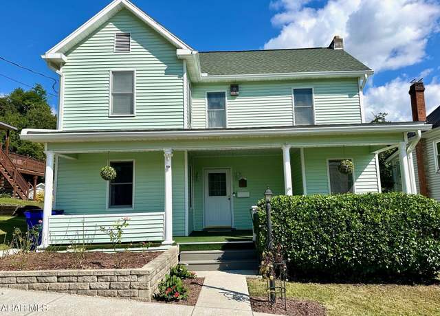 Property at 25 W 2nd St, Everett, PA 15537, 4 beds, 1.5 baths