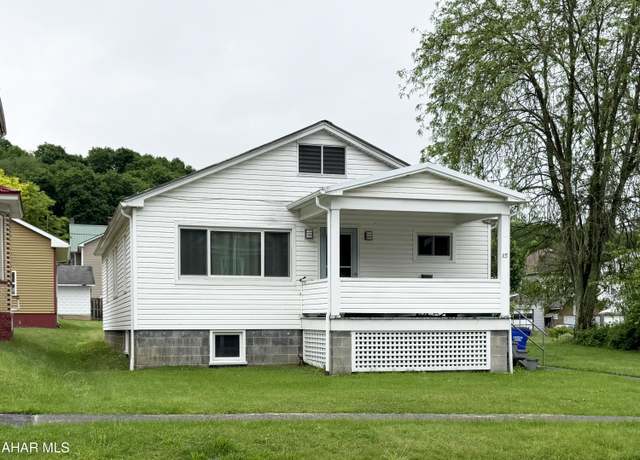 Property at 115 E 2nd St, Williamsburg, PA 16693, 3 beds, 1.5 baths