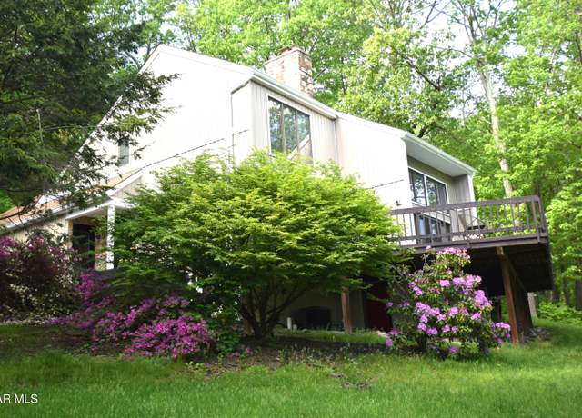 Property at 132 Stonehedge Rd, Hollidaysburg, PA 16648, 3 beds, 3.5 baths