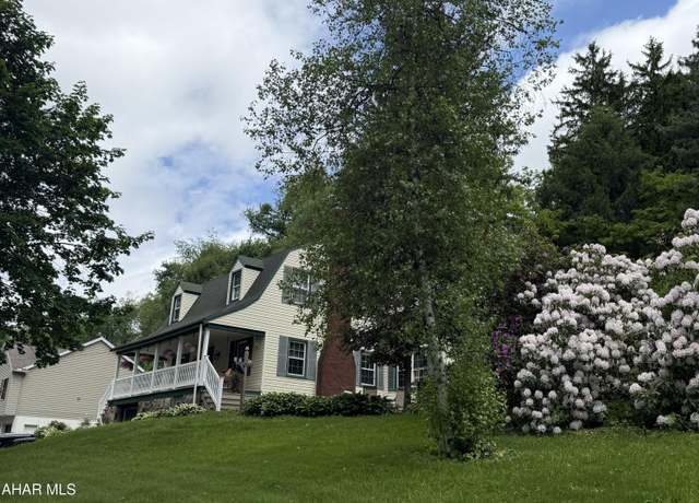Property at 2807 Edgewood Dr, Altoona, PA 16602, 4 beds, 1.5 baths