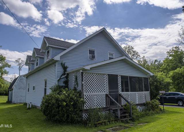 Property at 921 Loop Rd, Hollidaysburg, PA 16648, 3 beds, 1.5 baths
