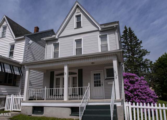 Property at 1814 1st Ave, Altoona, PA 16602, 4 beds, 1.5 baths