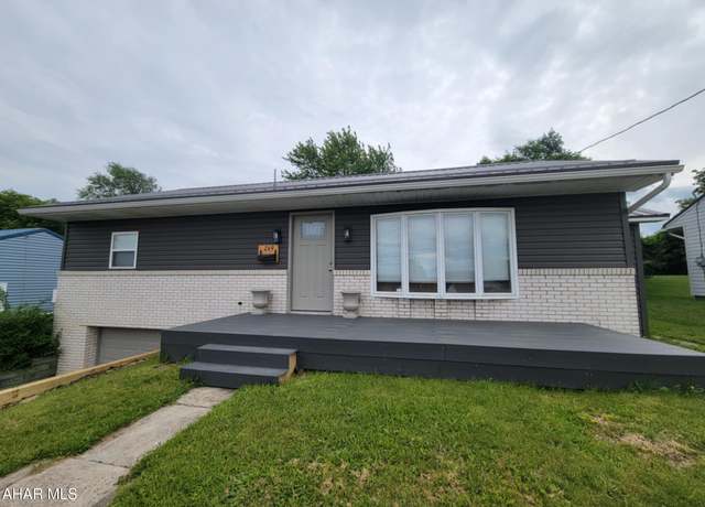 Property at 249 Sherwood Dr, Johnstown, PA 15905, 3 beds, 2 baths