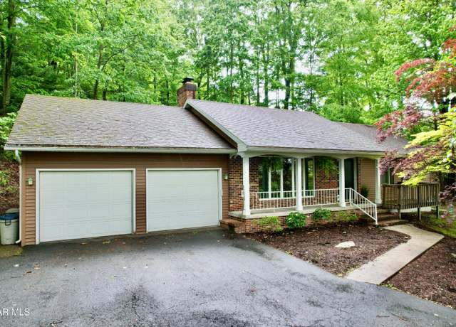 Property at 508 Oakwood Dr, Bedford, PA 15522, 3 beds, 2.5 baths