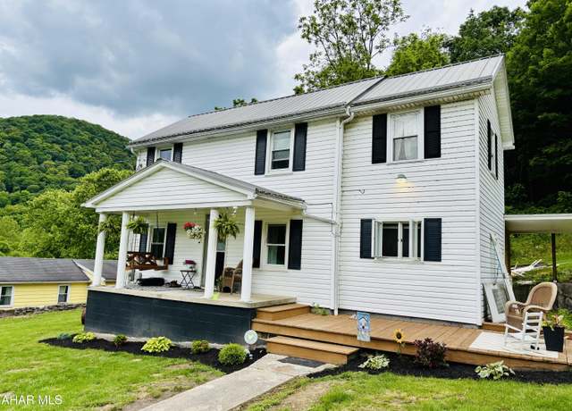 Property at 541 Edgewood Dr, Williamsburg, PA 16693, 2 beds, 1.5 baths