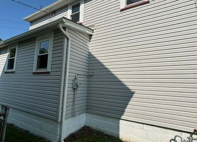 Property at 3111 W Chestnut Ave, Altoona, PA 16601, 2 beds, 1 bath