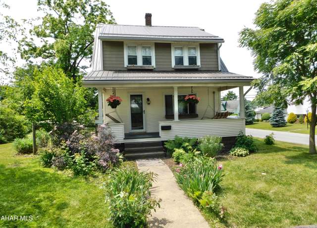 Property at 200 Dewey St, Altoona, PA 16602, 3 beds, 1.5 baths