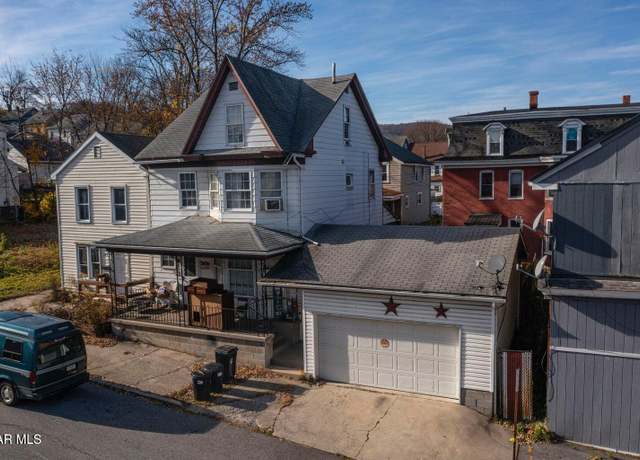 Property at 404 Cherry Ave, Altoona, PA 16601, 4 beds, 1 bath