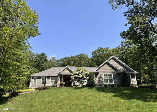 Property at 11 Wildwood Circle Cir, Hollidaysburg, PA 16648, 3 beds, 3.5 baths