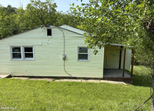 Property at 2900-08 2nd St, Altoona, PA 16601, 4 beds, 1 bath